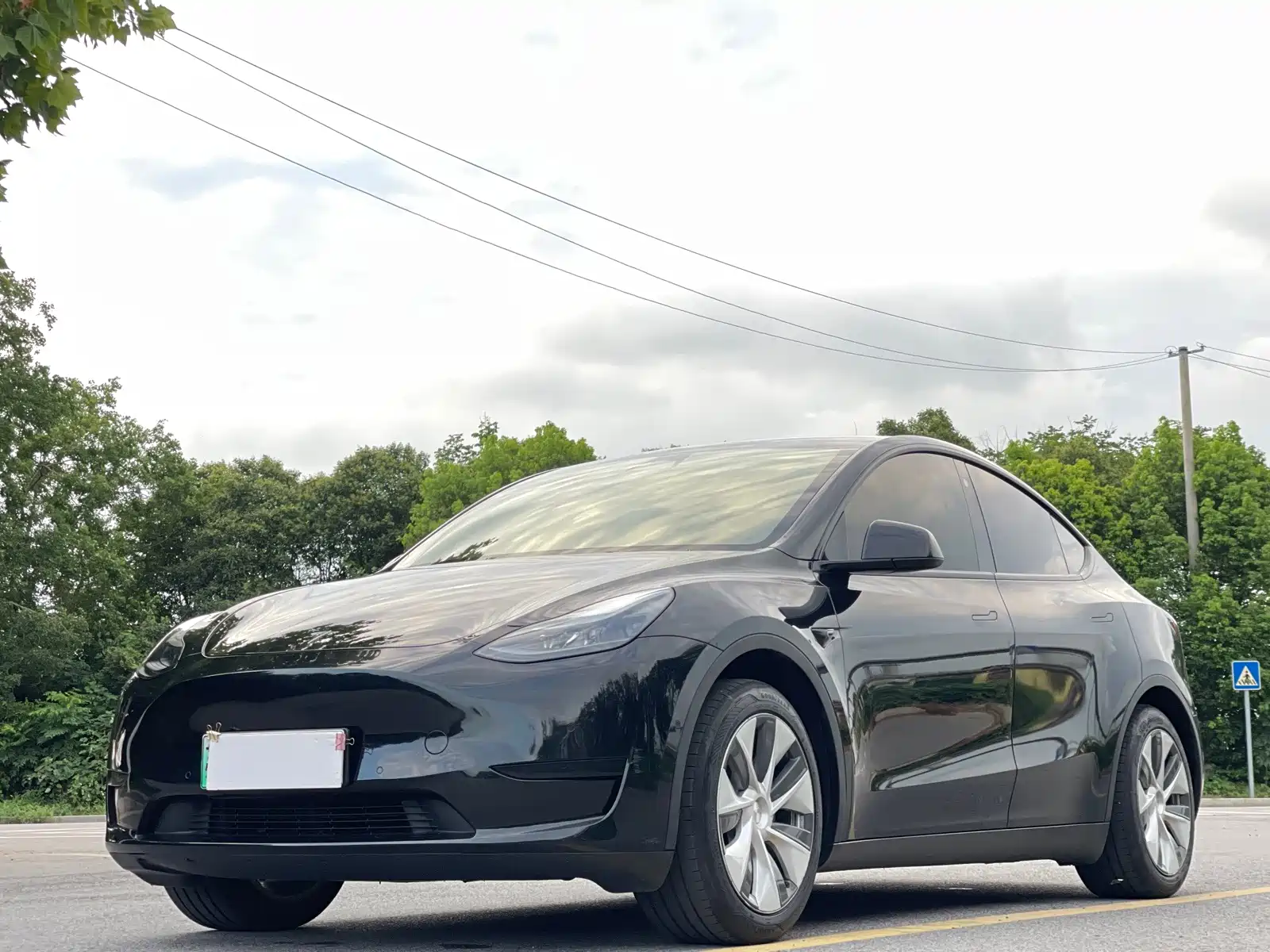 Фото 1 - Tesla Model Y