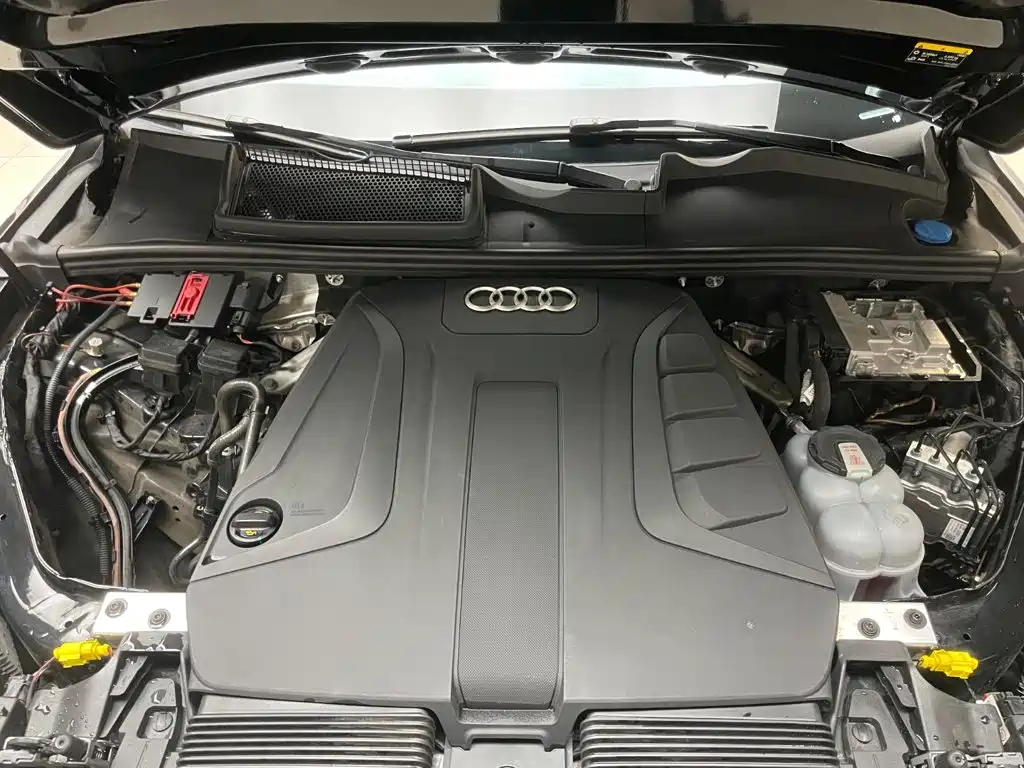 Audi Q7 2024 2023 45 TFSI quattro S line Sport