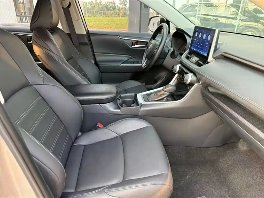 Toyota Wildlander 2020 2.0L CVT 2WD Luxury Edition фото 19