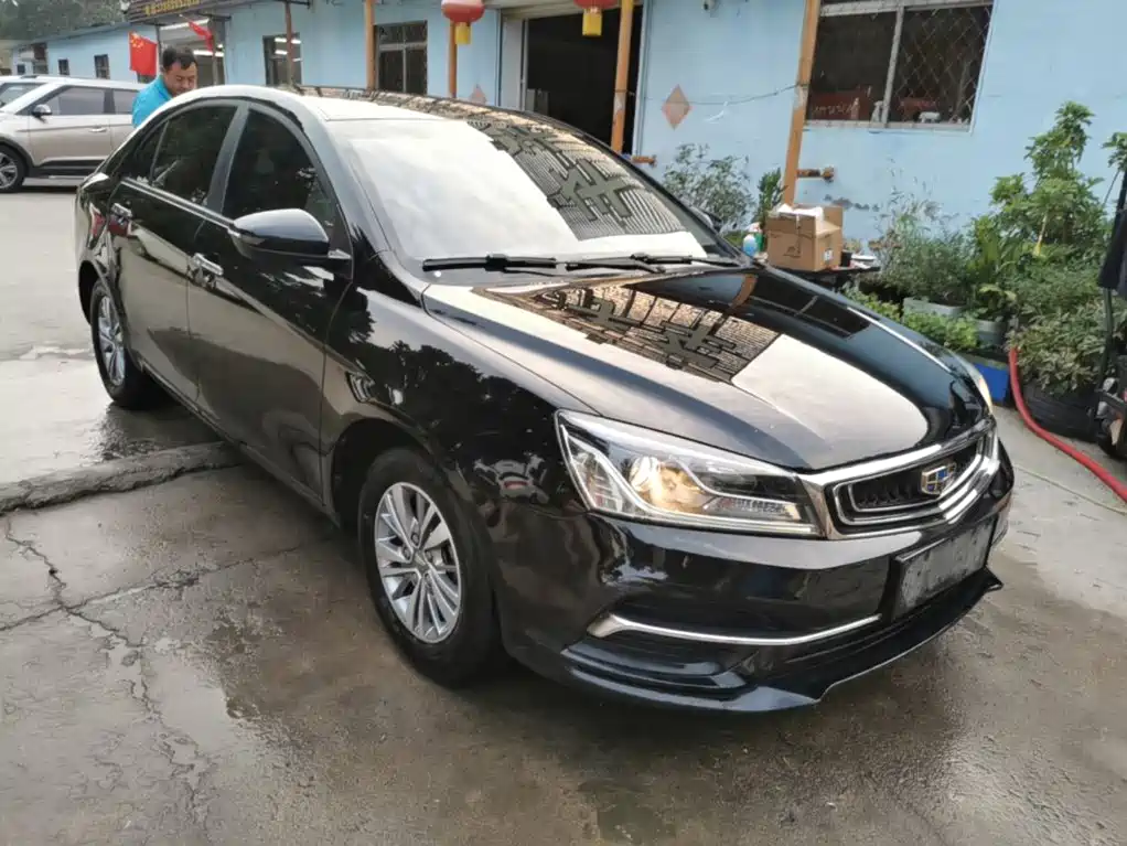 Фото 4 - Geely Emgrand