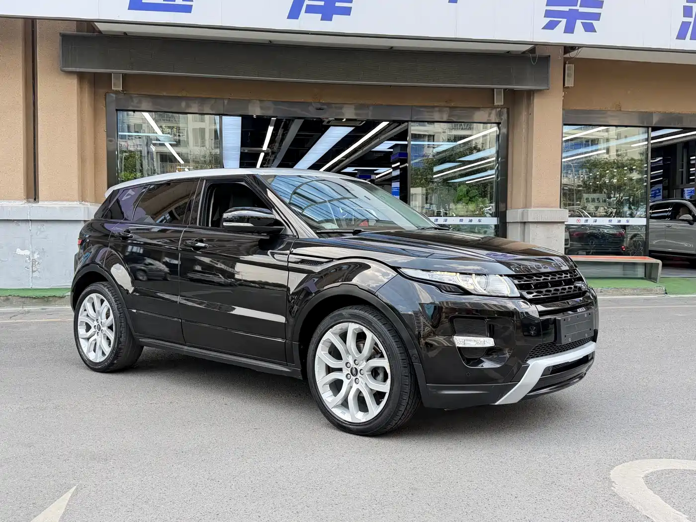 Land Rover Range Rover Evoque (Import) 2013 2.2T 5-door Diesel фото 3