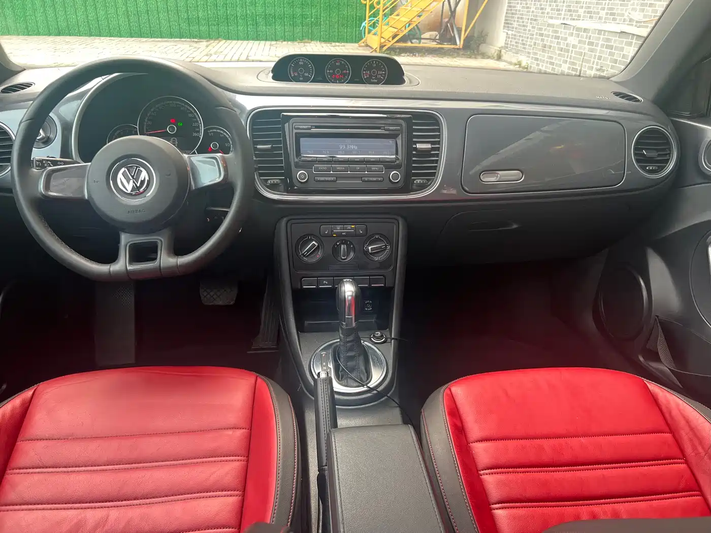 Volkswagen Beetle 2013 1.4TSI Comfort фото 16