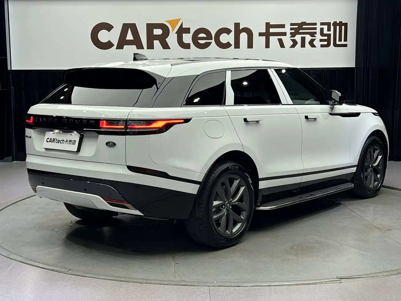 Land Rover Range Rover Velar 2024 Dynamic SE фото 19