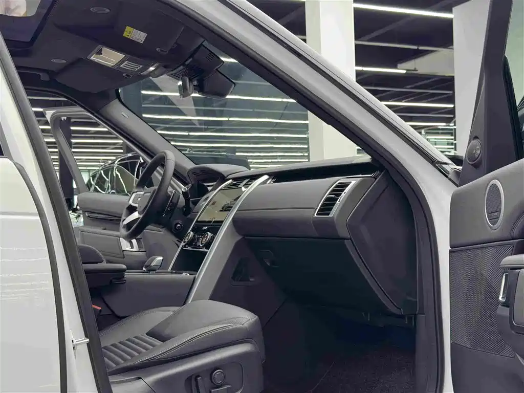 Land Rover Discovery 2026 2025 360PS S