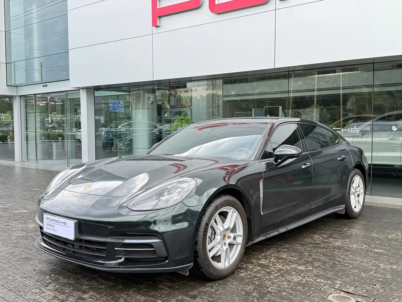 Porsche Panamera 2017 Panamera 4 Executive Long Wheelbase 3.0T фото 3
