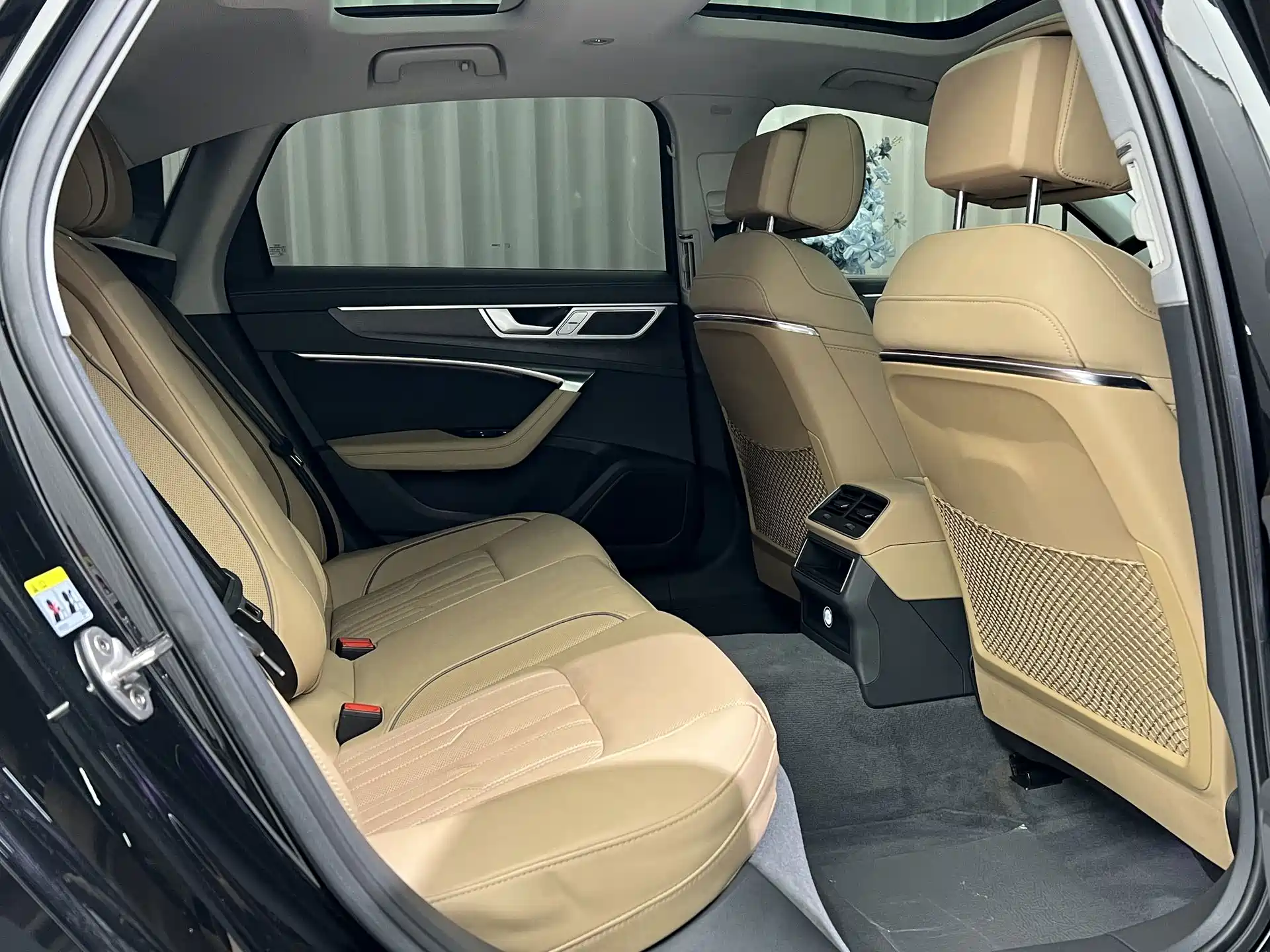 Фото 8 - Audi A6L