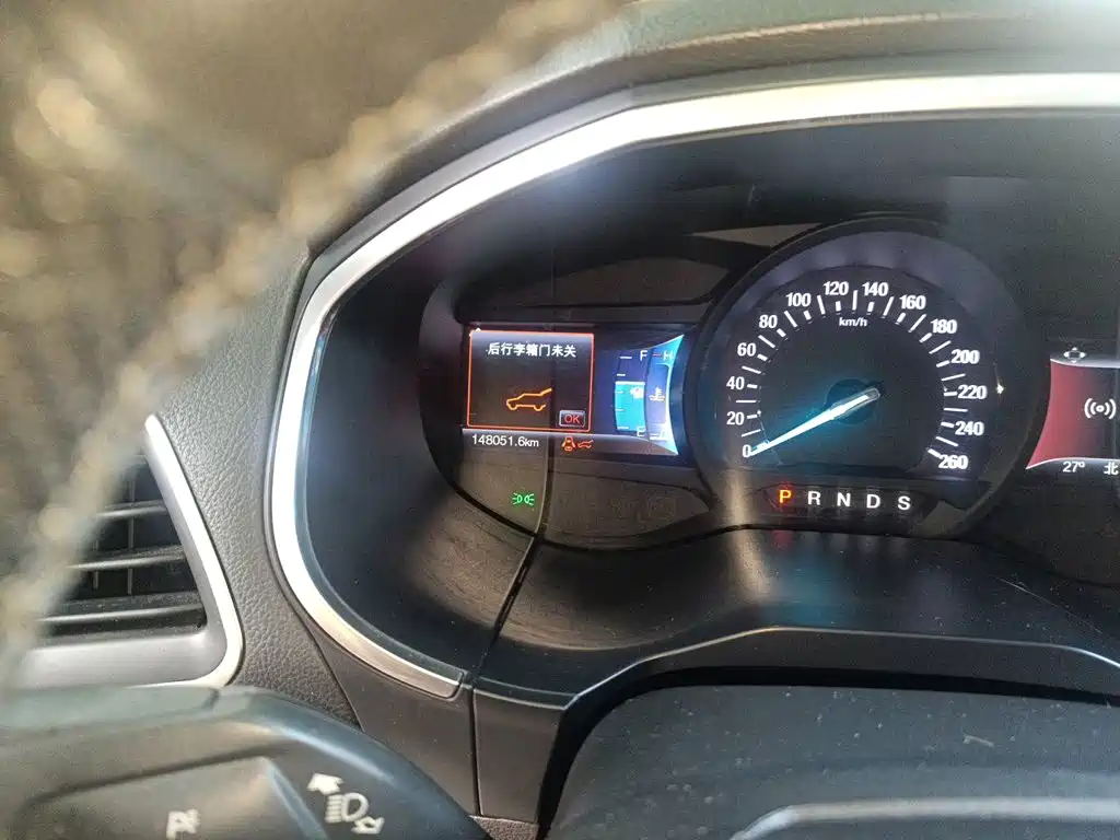 Photo 8 - Ford Edge
