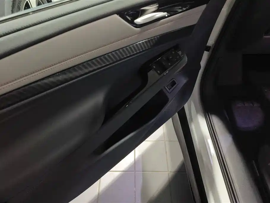 VOLKSWAGEN ID.7 VIZZION