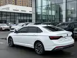 Photo 6 - Volkswagen Sagitar