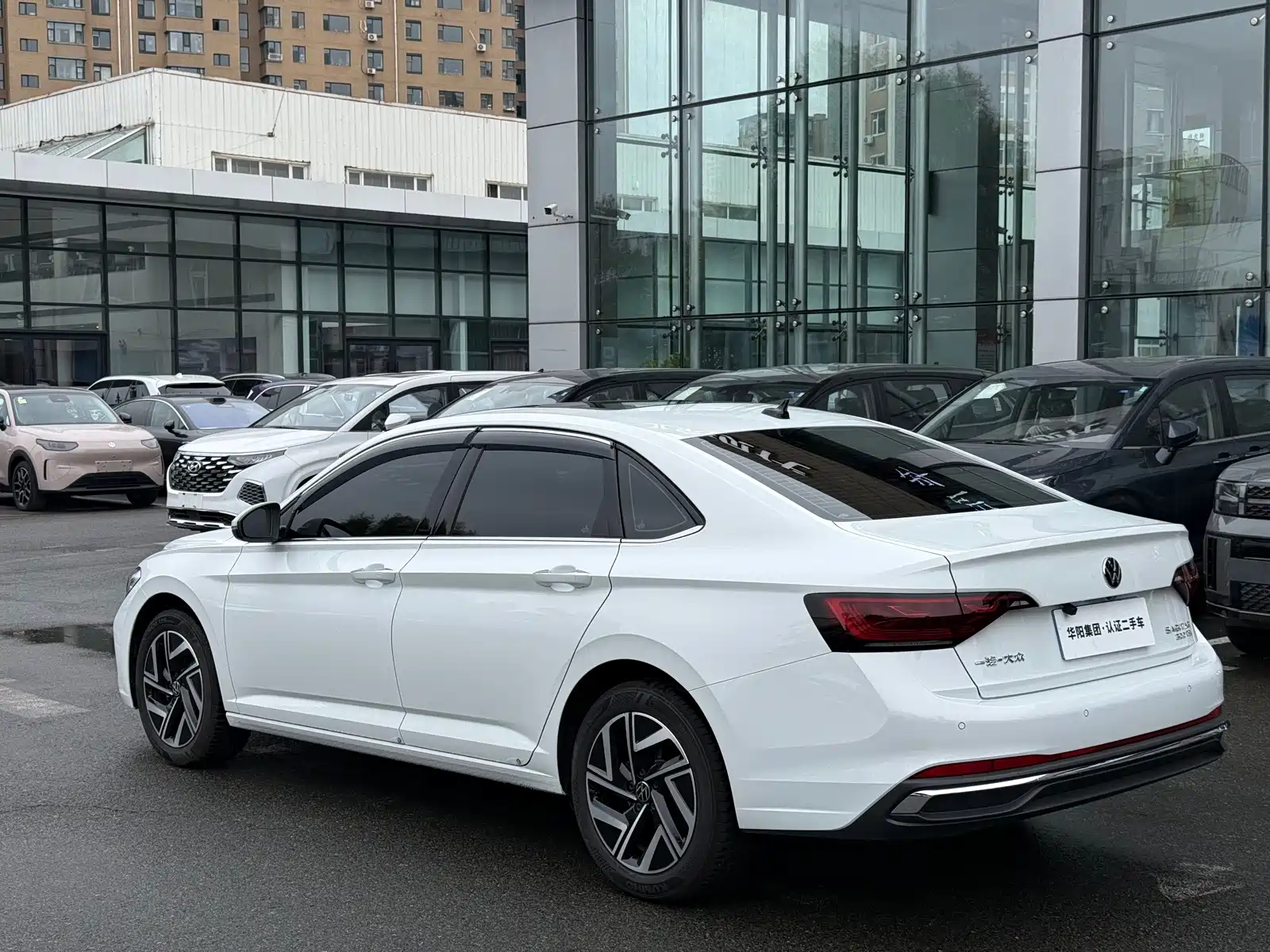 Photo 6 - Volkswagen Sagitar