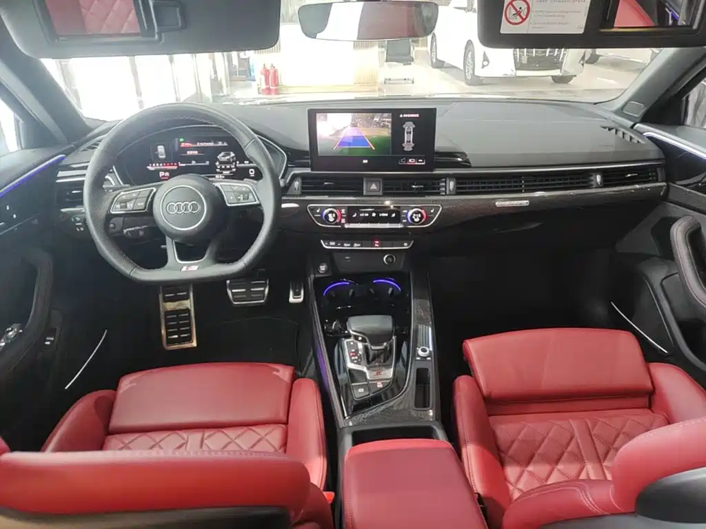 صورة 10 - Audi S4