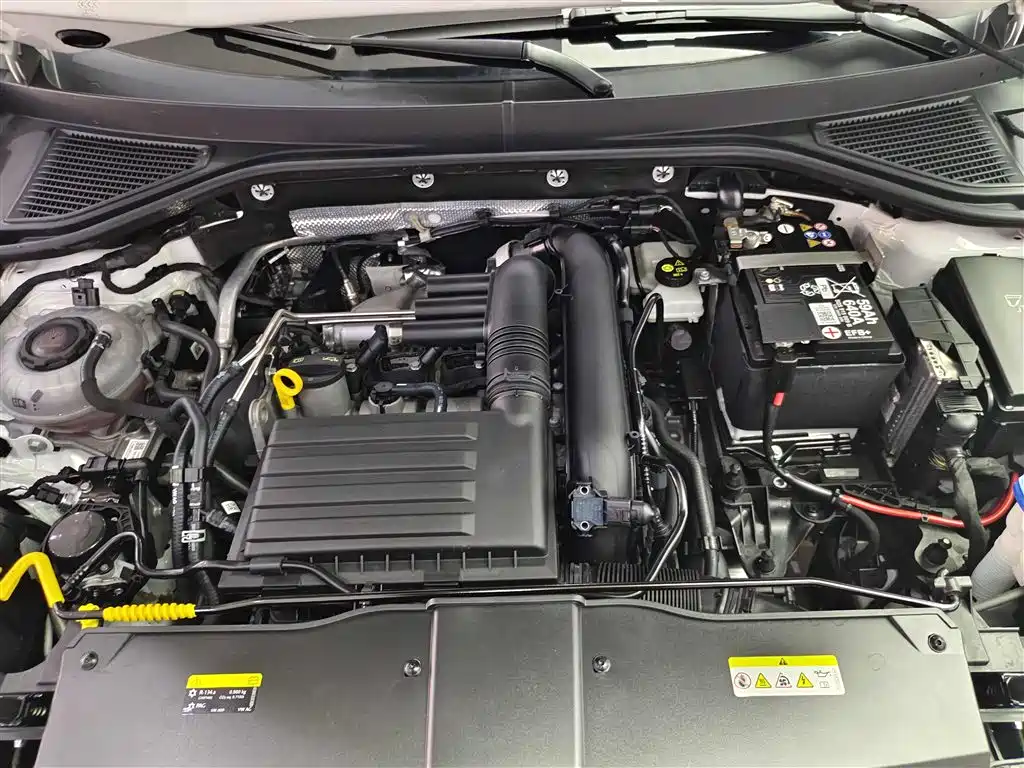 VOLKSWAGEN T-ROC EXPLORING SONGS
