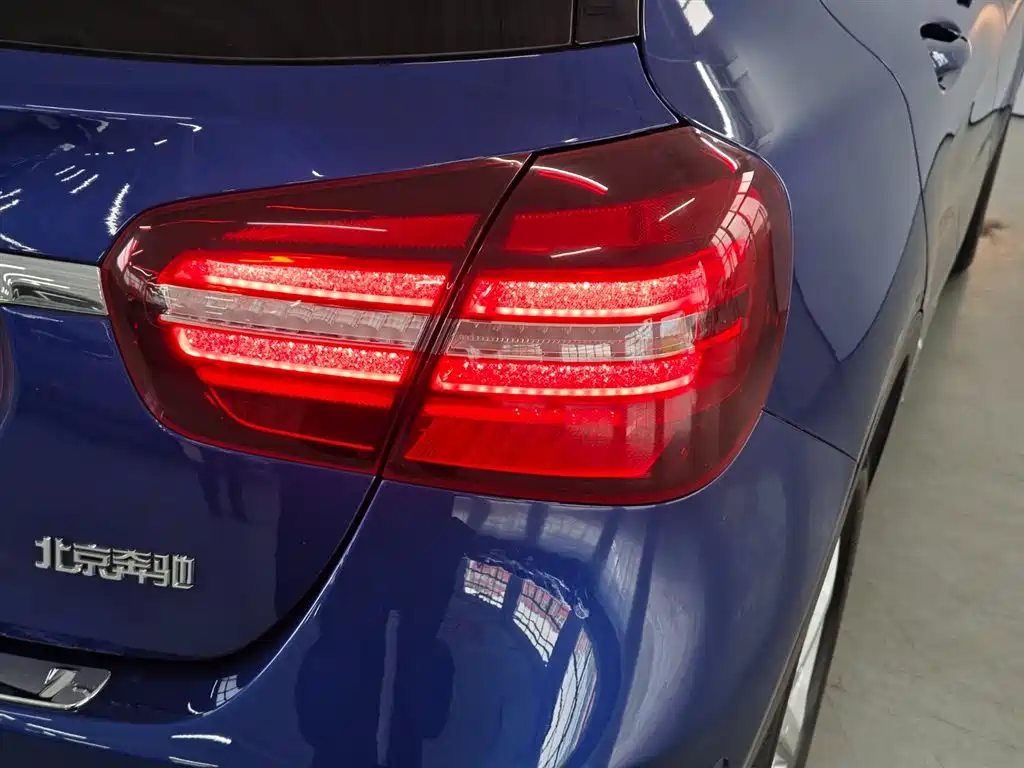 Mercedes-Benz GLA 2018 GLA 200 Dynamic фото 21