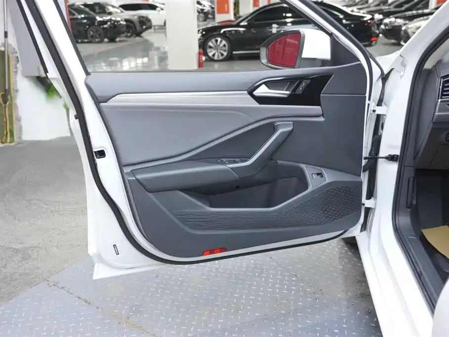 Volkswagen Sagitar 2021 200TSI DSG Comfort Smart Edition фото 9