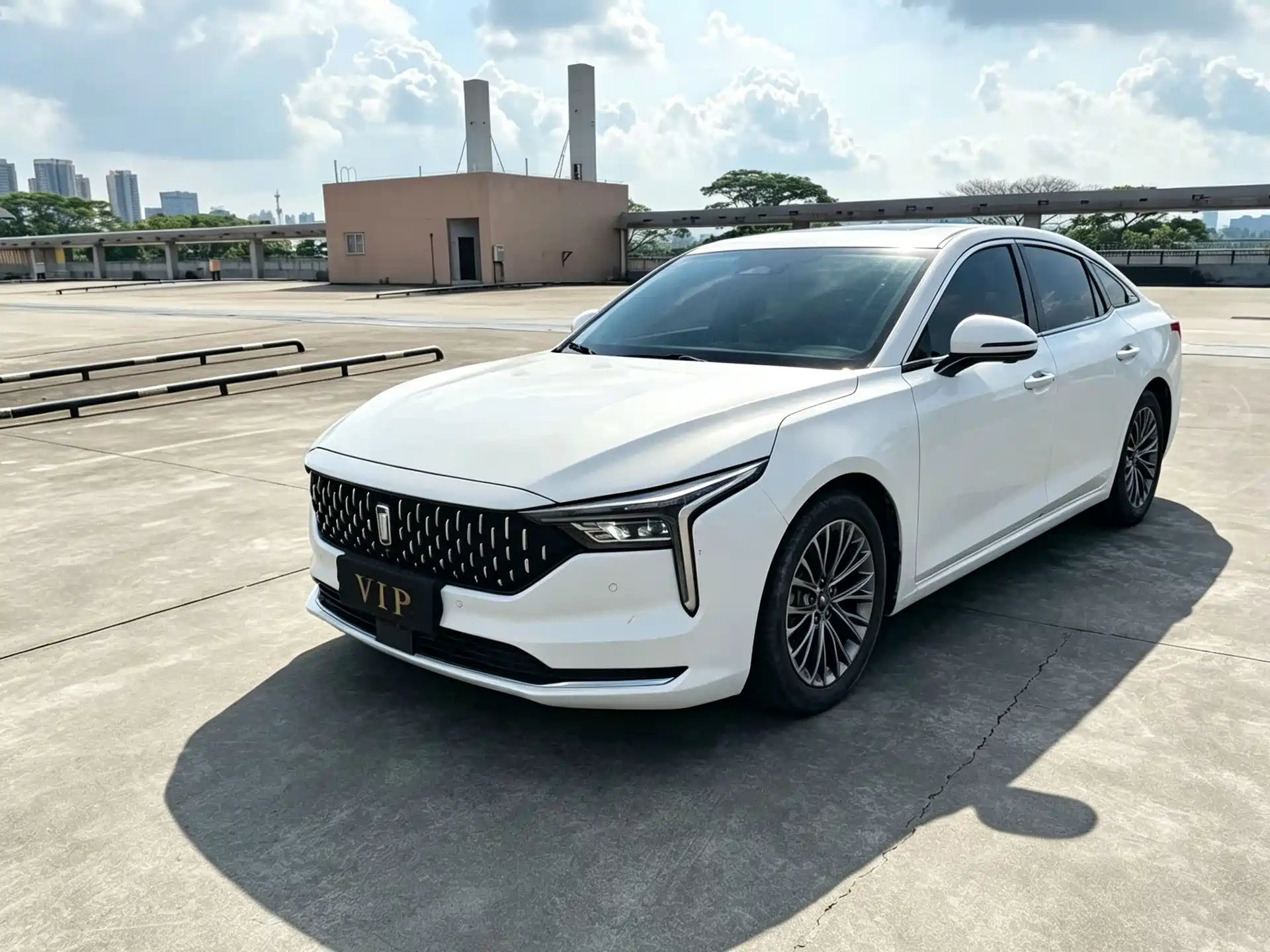 Photo 1 - Besturn B70