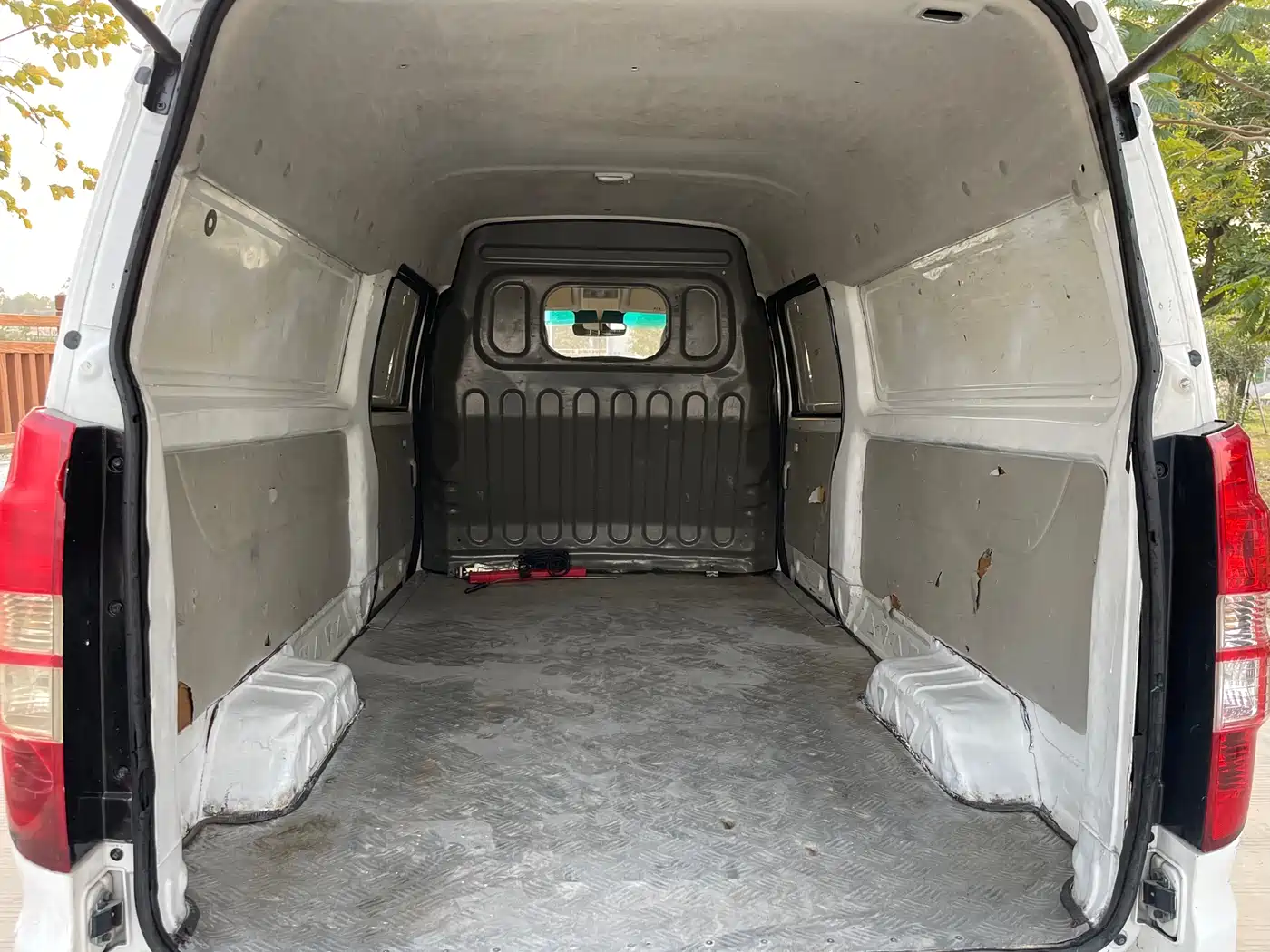 SRM XINYUAN NEW ENERGY LITTLE SEA LION EV