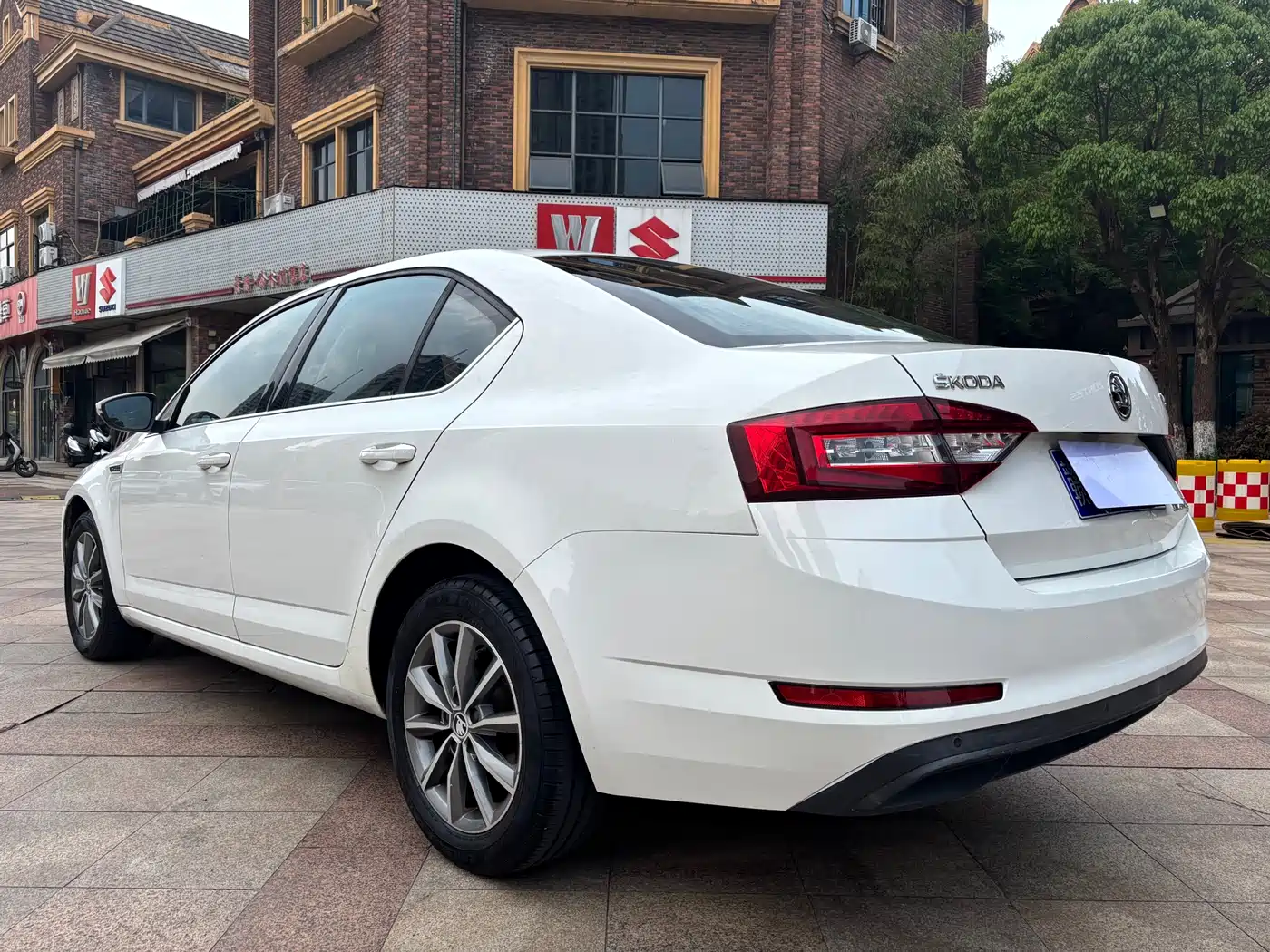Škoda Octavia 2018 1.6L Automatic Comfort фото 19