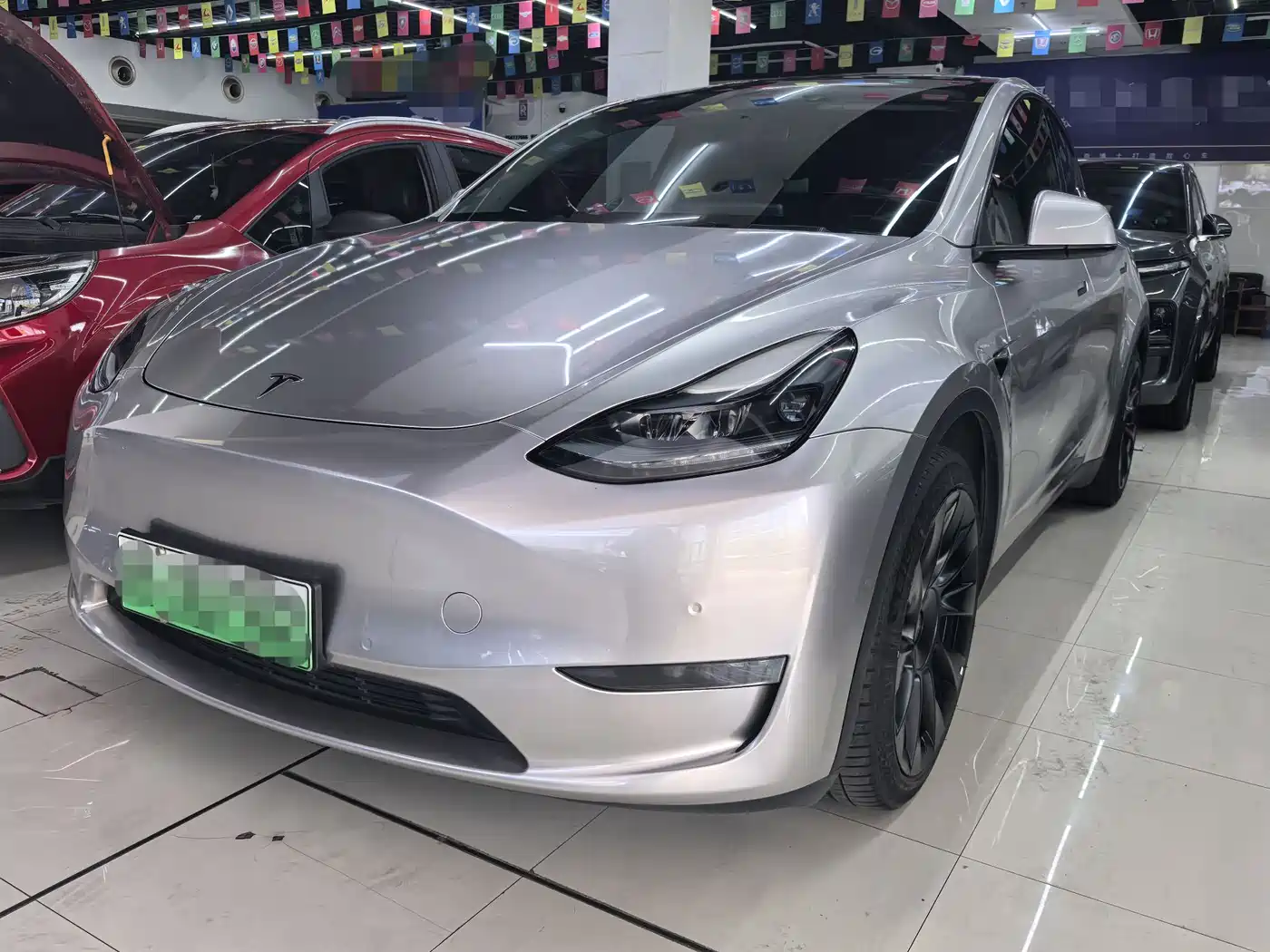 TESLA MODEL Y