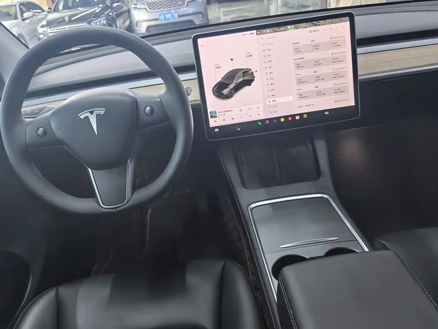 TESLA MODEL Y