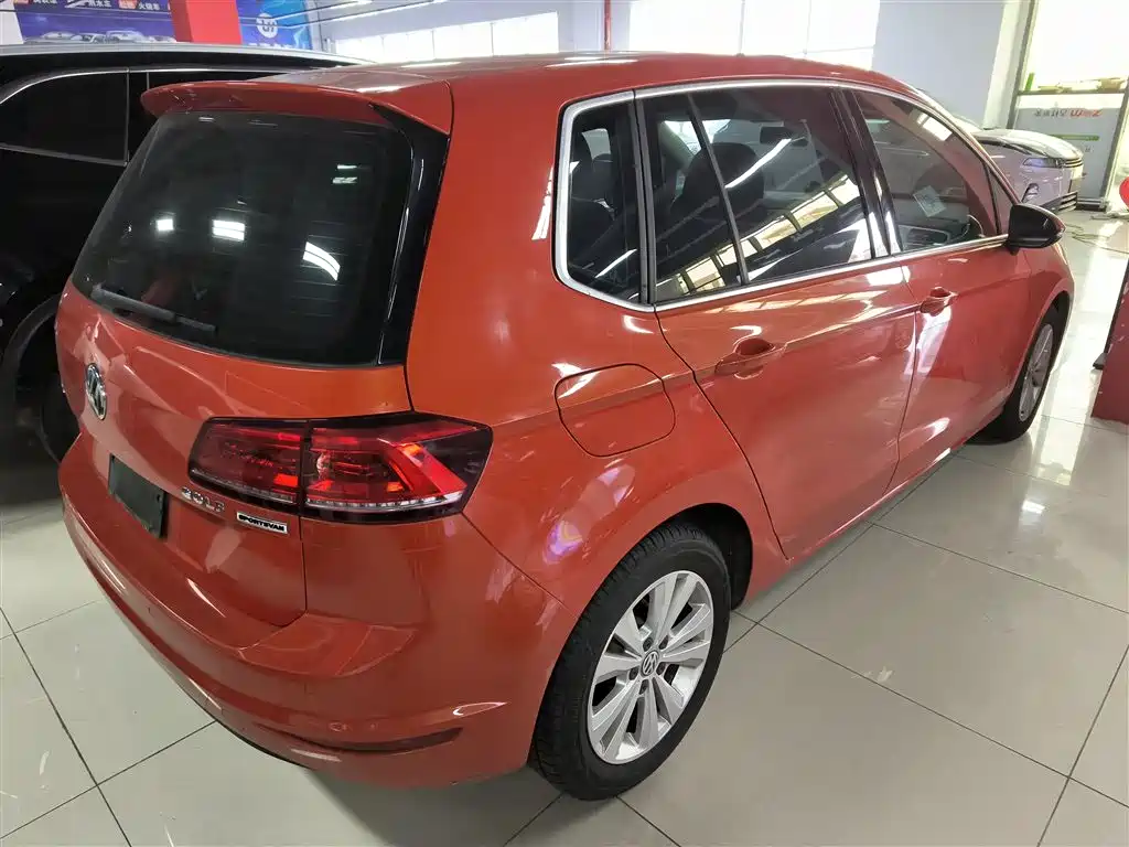 Volkswagen Golf Sportsvan 2016 230TSI Automatic Progressive фото 5