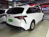 Фото 7 - Toyota Granvia