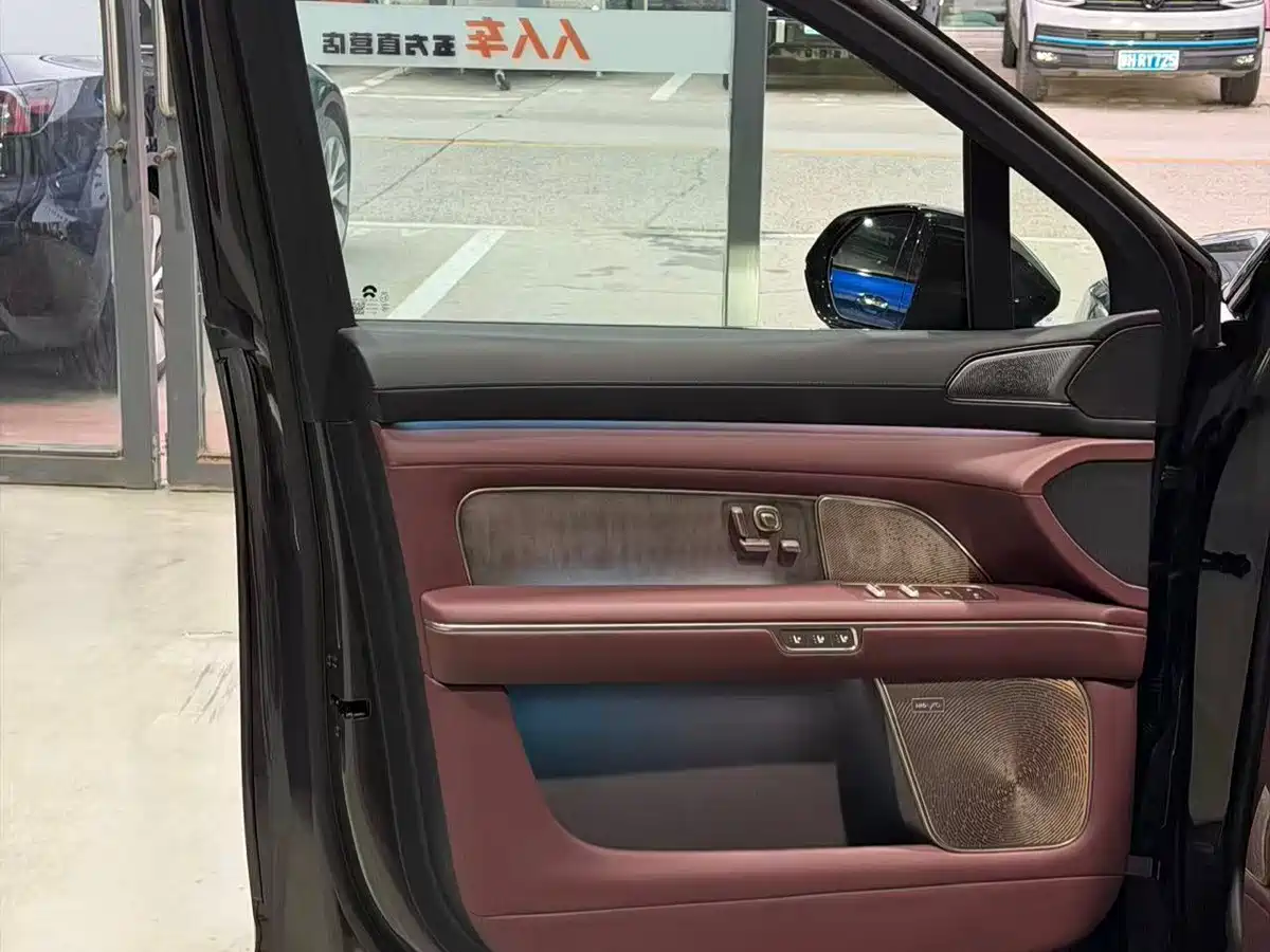 NIO ES8 2025 2025 Model 6-Seat Executive Luxury Edition