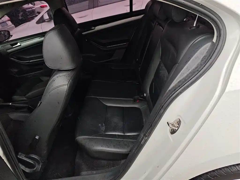 Volkswagen Sagitar 2018 1.6L Automatic Comfort фото 13