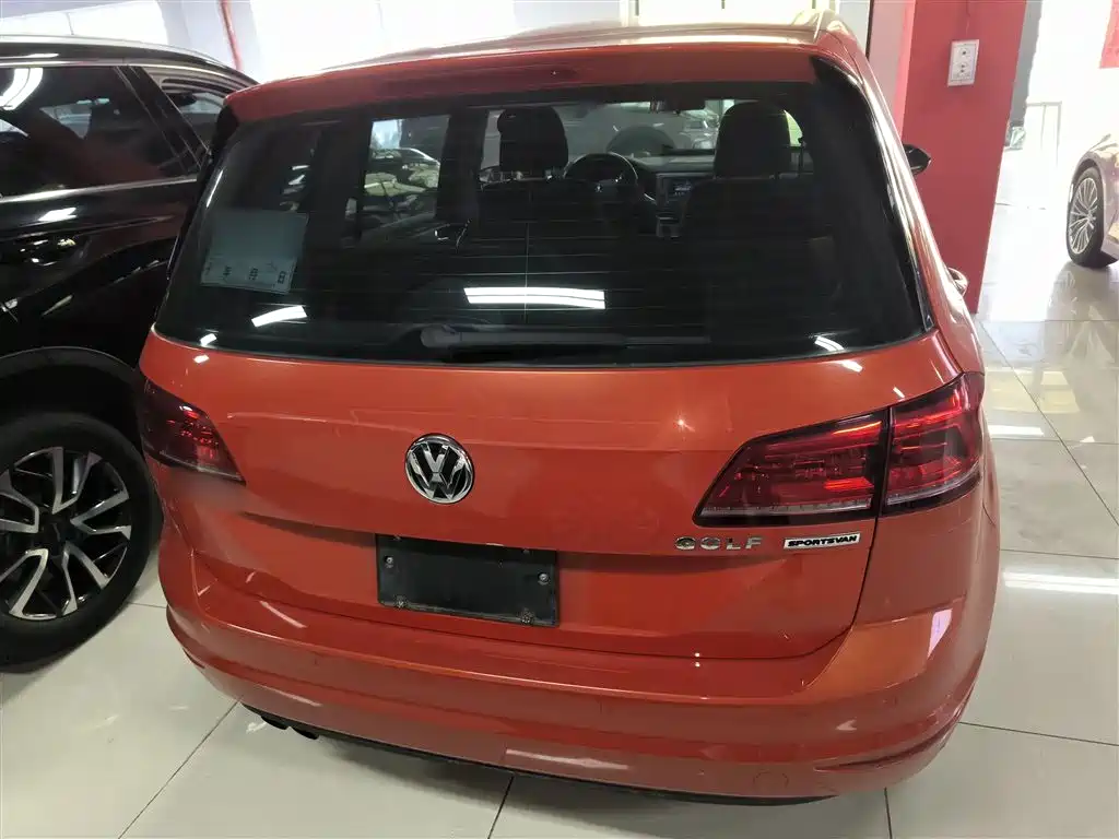 Volkswagen Golf Sportsvan 2016 230TSI Automatic Progressive фото 4