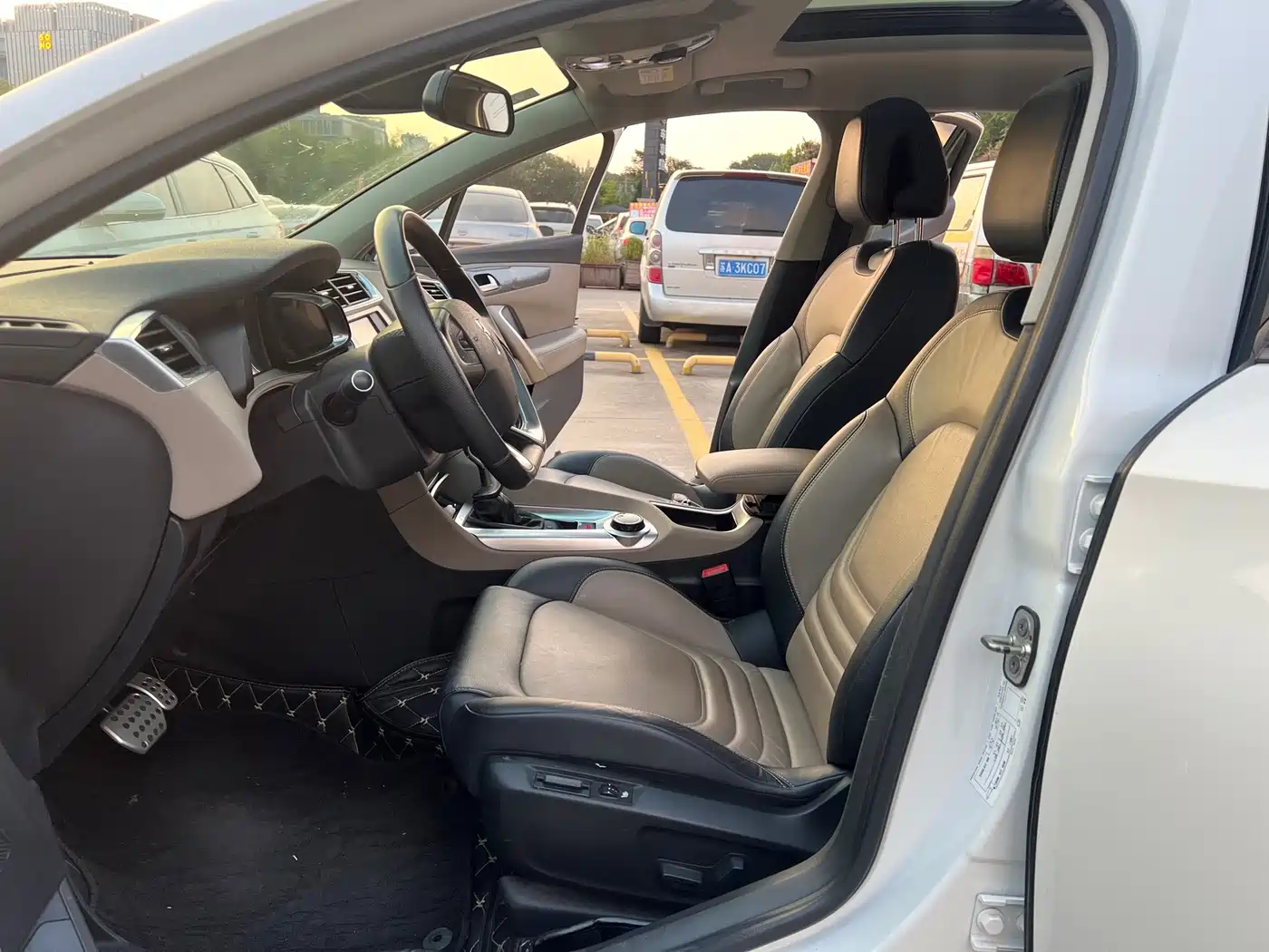 DS 6 2016 2014 1.6T Luxury Edition THP200