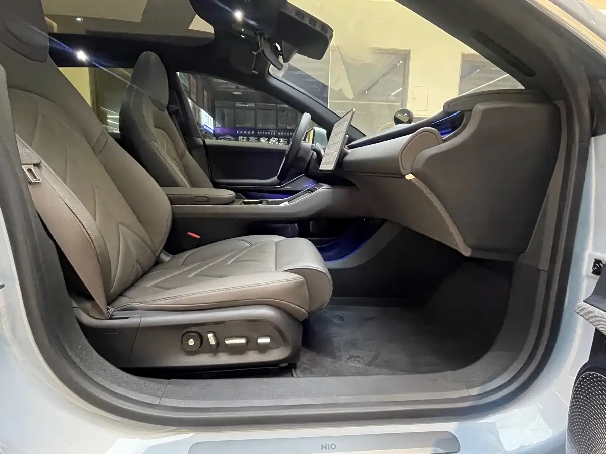 NIO NIO ET5T
