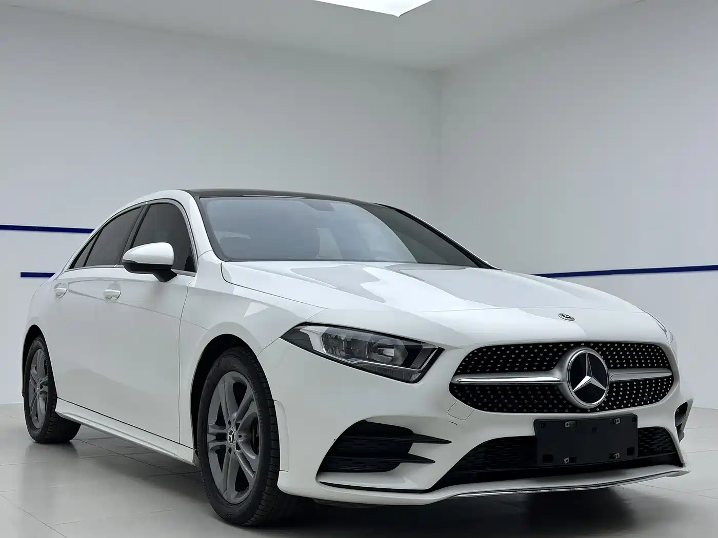 Mercedes-Benz A-Class 2022 A 180 L Sport Sedan фото 3