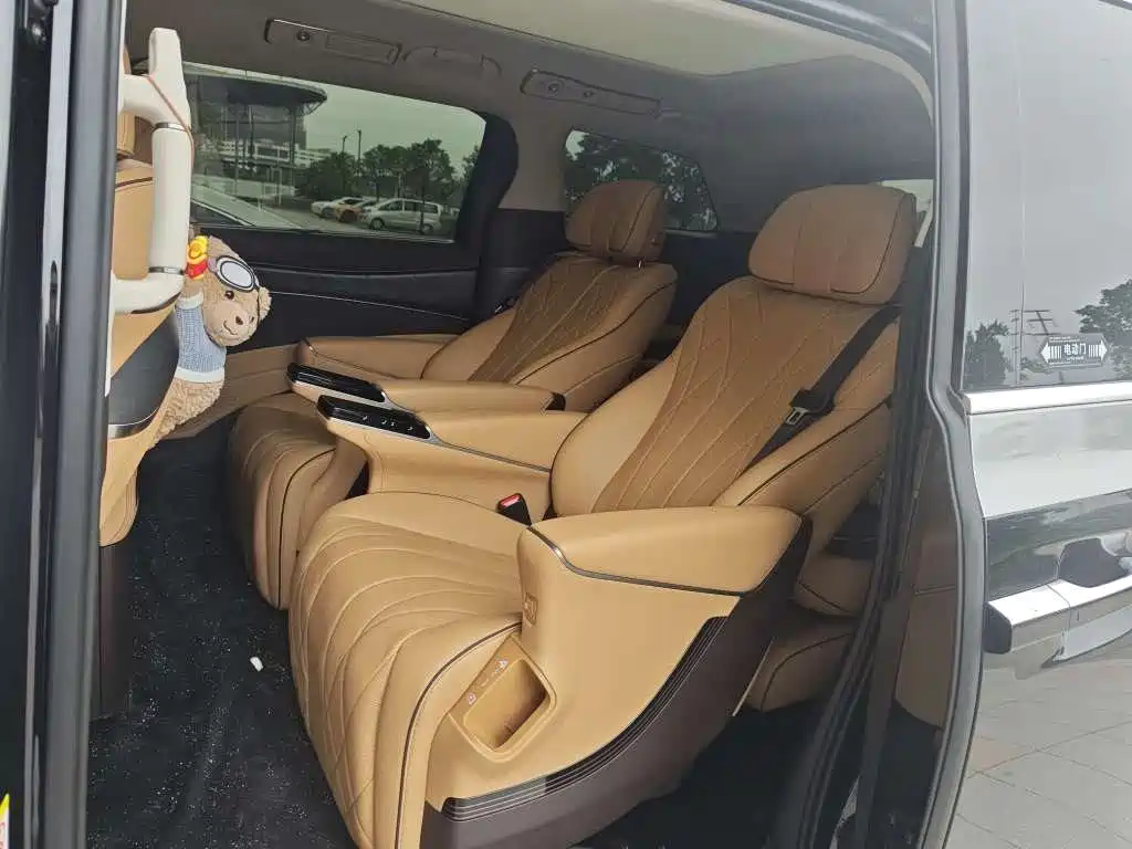 Denza D9 2025 2024 DM-i 980 AWD Premium