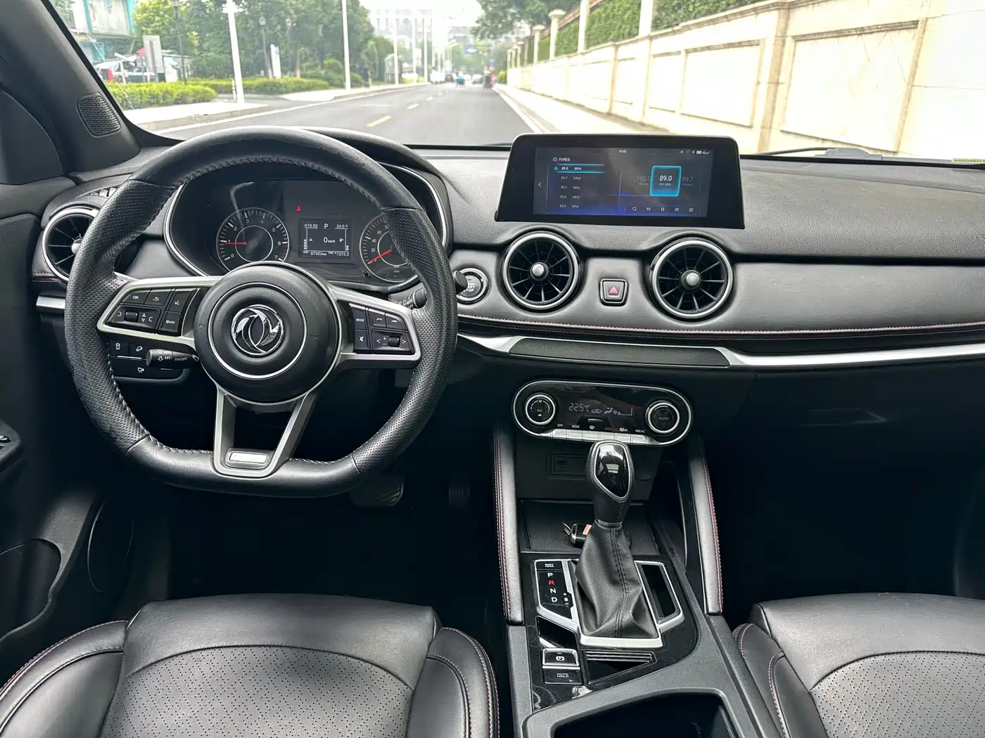 Dongfeng Fengguang Fengon 500 2021 2021 1.5L CVT Premium