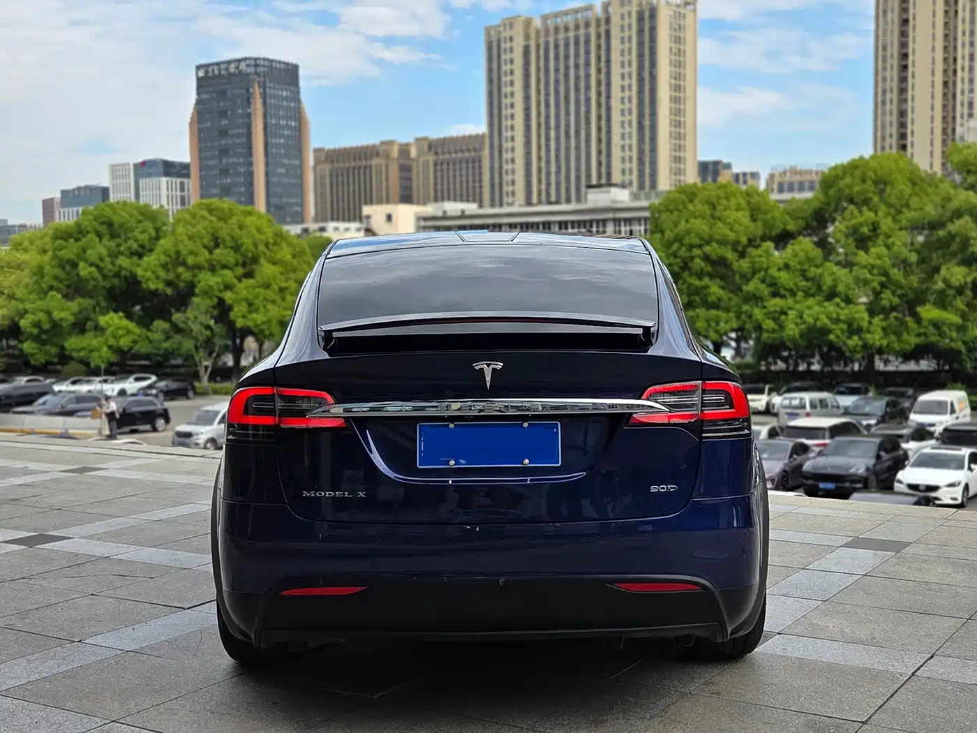TESLA MODEL X
