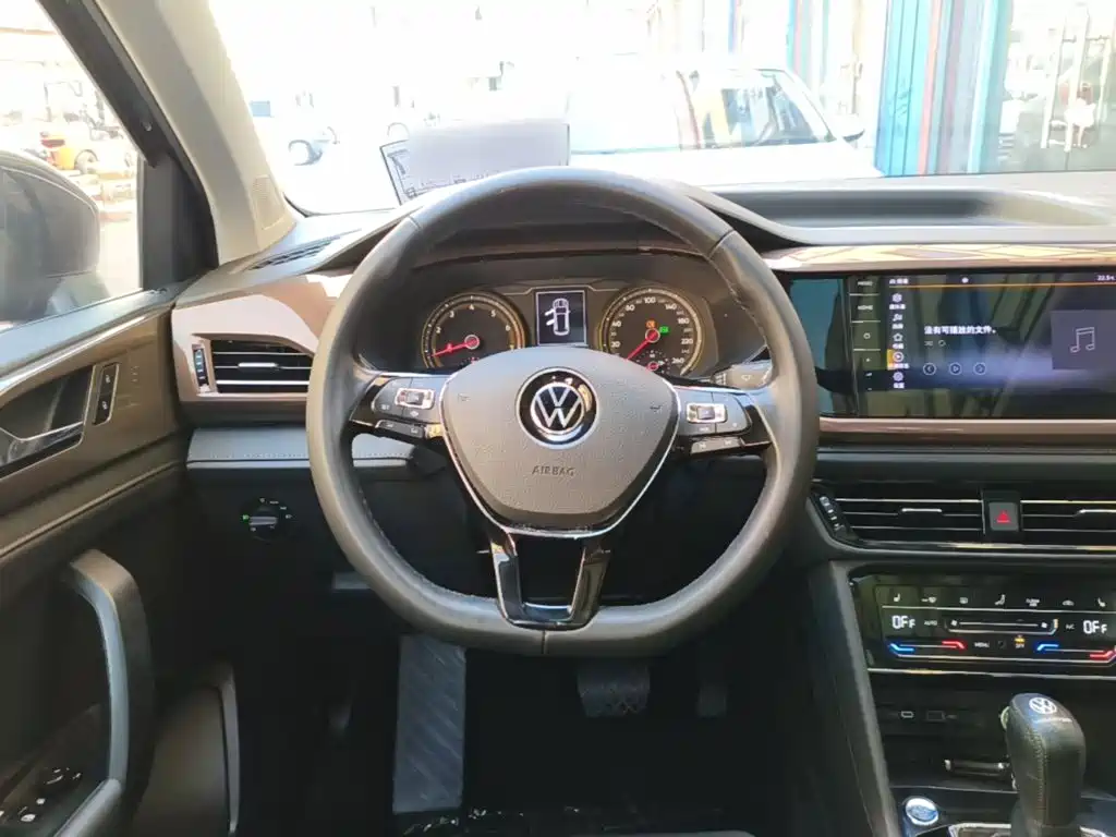 Photo 11 - Volkswagen Tharu
