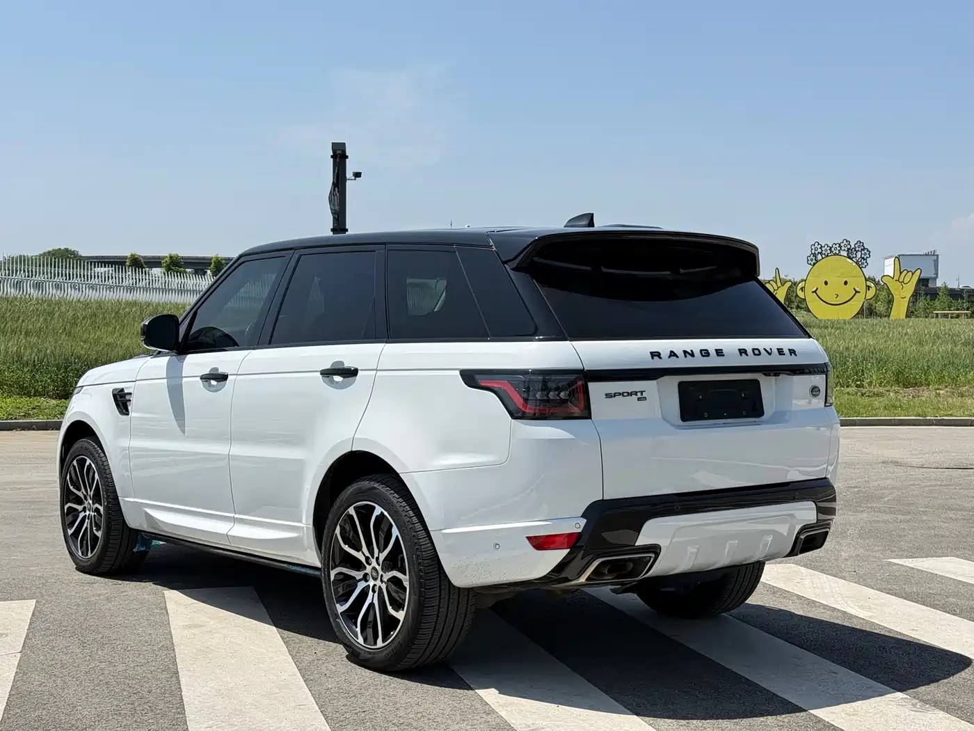 Land Rover Range Rover Sport 2022 3.0 L6 Gloss Black Edition фото 7