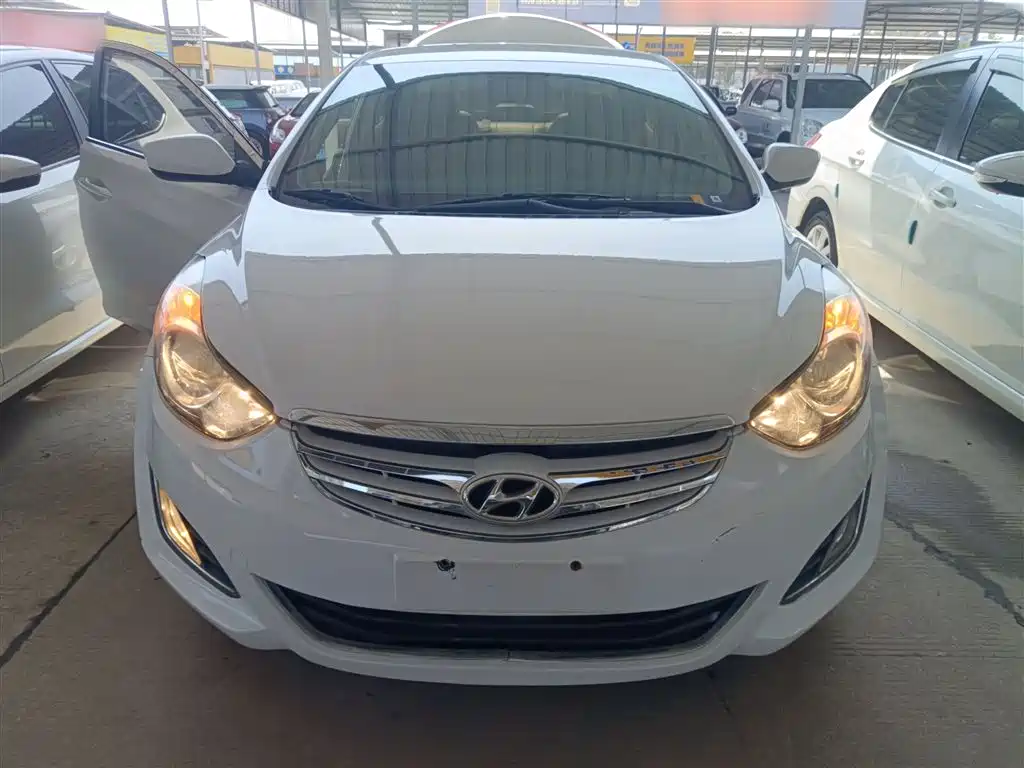 Hyundai Langdong 2012 1.6L Automatic Fashion фото 3