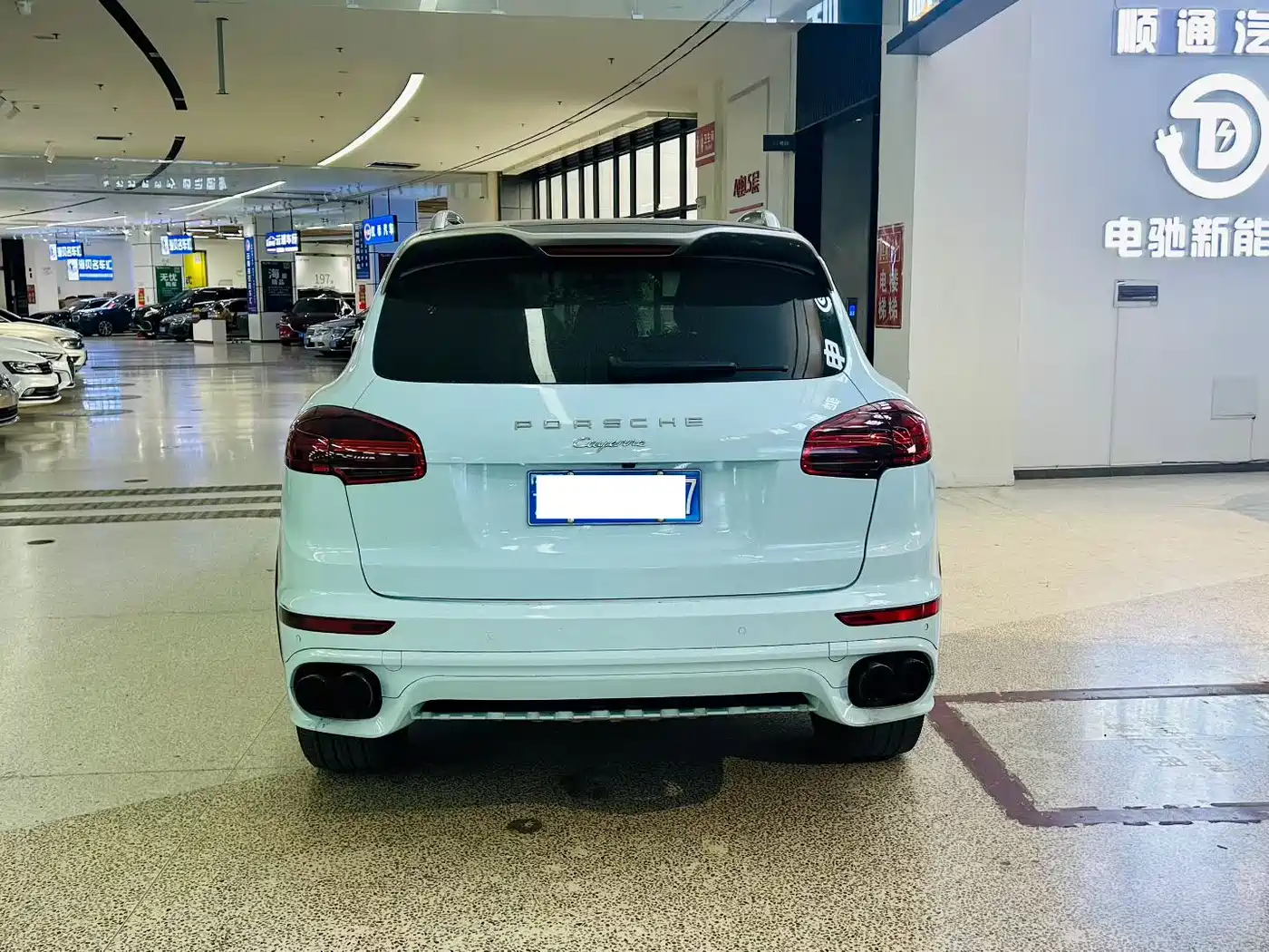 Porsche Cayenne 2014 Cayenne Platinum Edition 3.0T фото 4