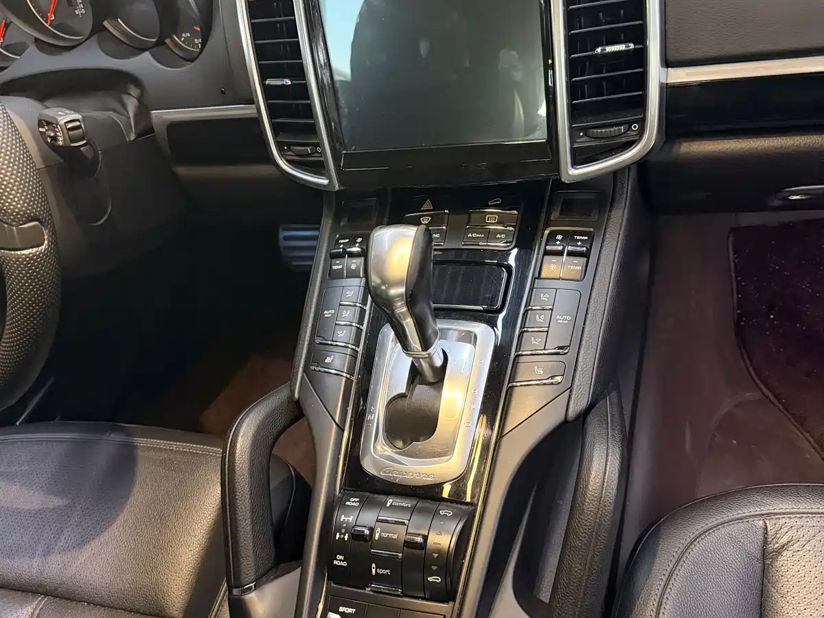 Porsche Cayenne 2014 Cayenne Platinum Edition 3.0T фото 11