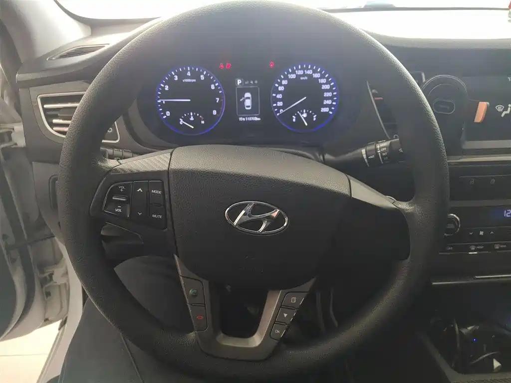 Hyundai Mistra 2016 1.6T Automatic Smart GLS фото 11