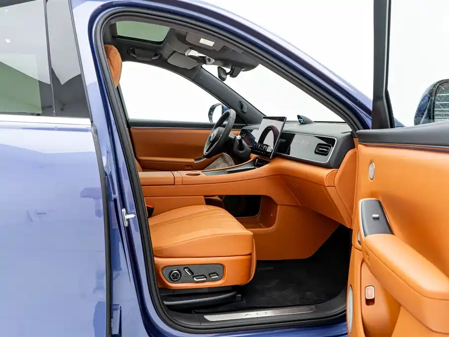 AITO Wenjie AITO M7 2026 Extended Range Ultra AWD 5-Seater фото 16