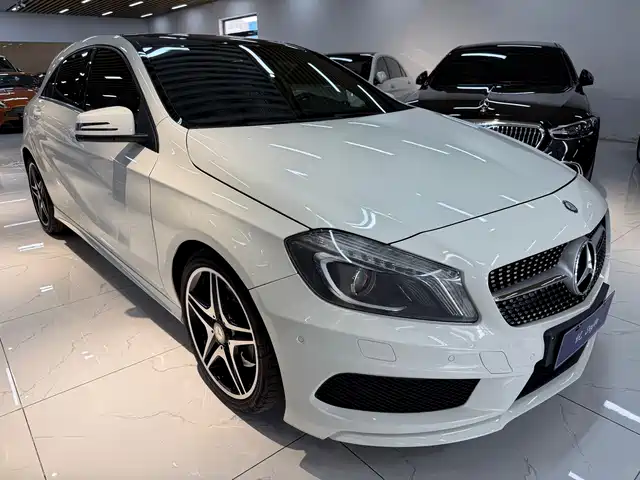 Mercedes-Benz Mercedes-Benz A-Class (Import) 2016 A 260 Sport