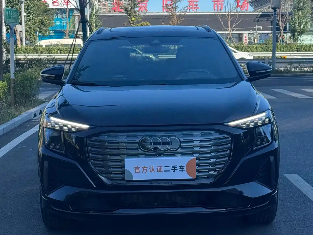 Фото 2 - Audi Q5 e-tron