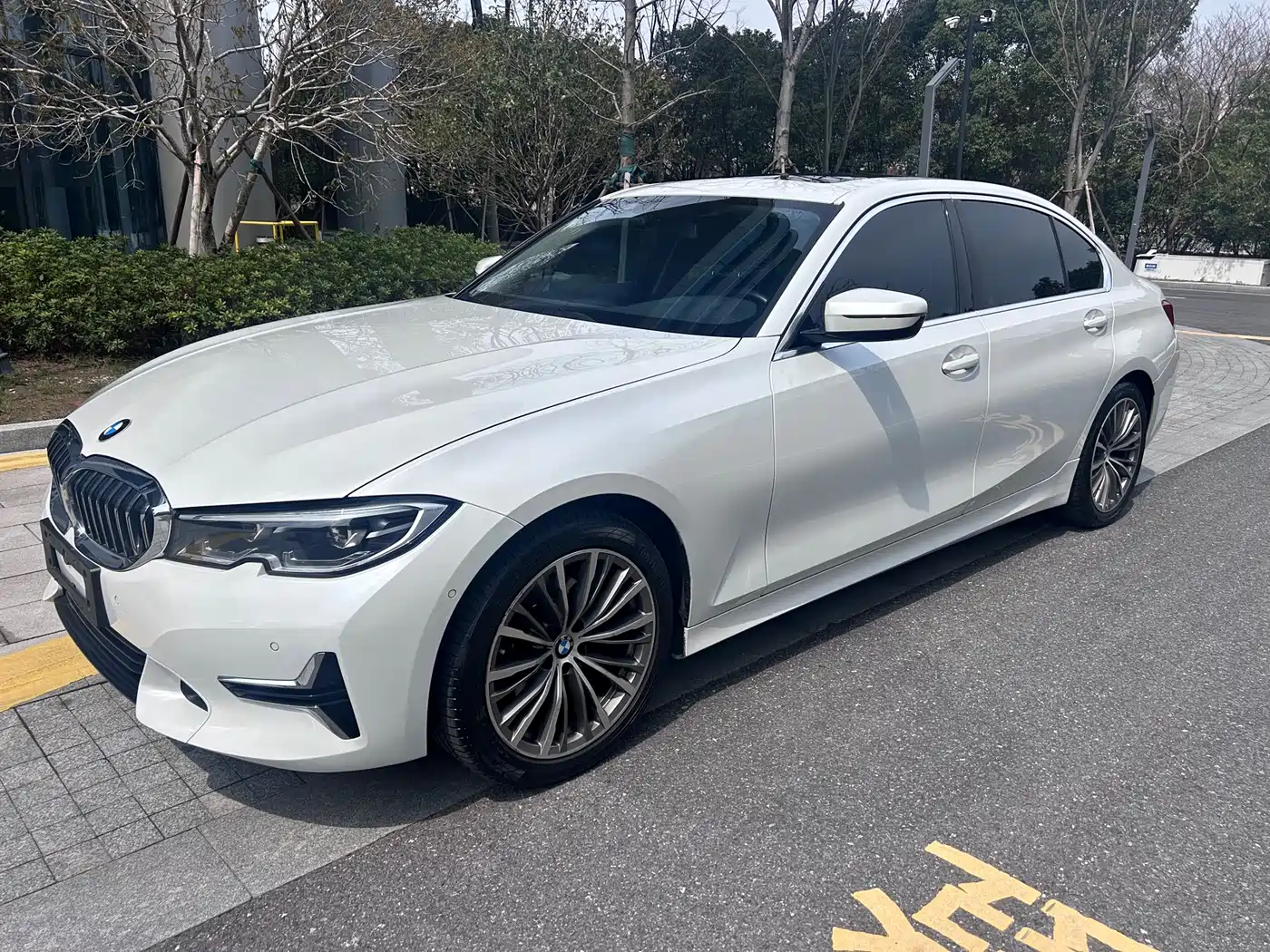 BMW 3 Series 2020 325Li Launch Edition