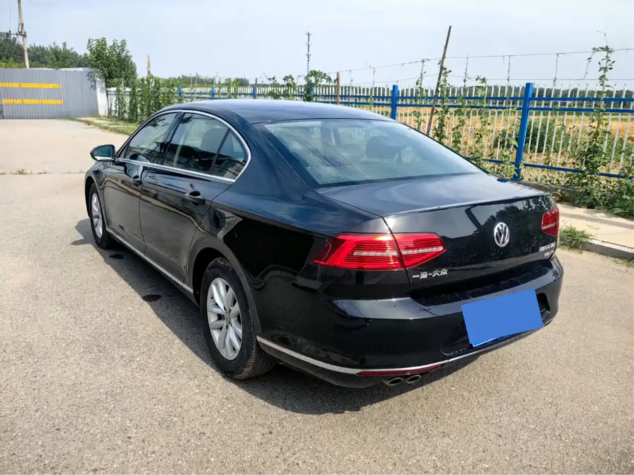 Volkswagen Magotan 2017 330TSI DSG Comfort фото 6