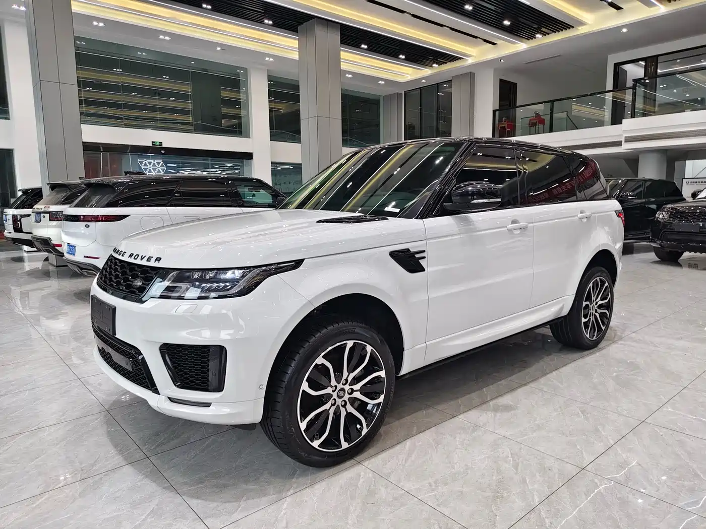 Фото 1 - Land Rover Range Rover Sport