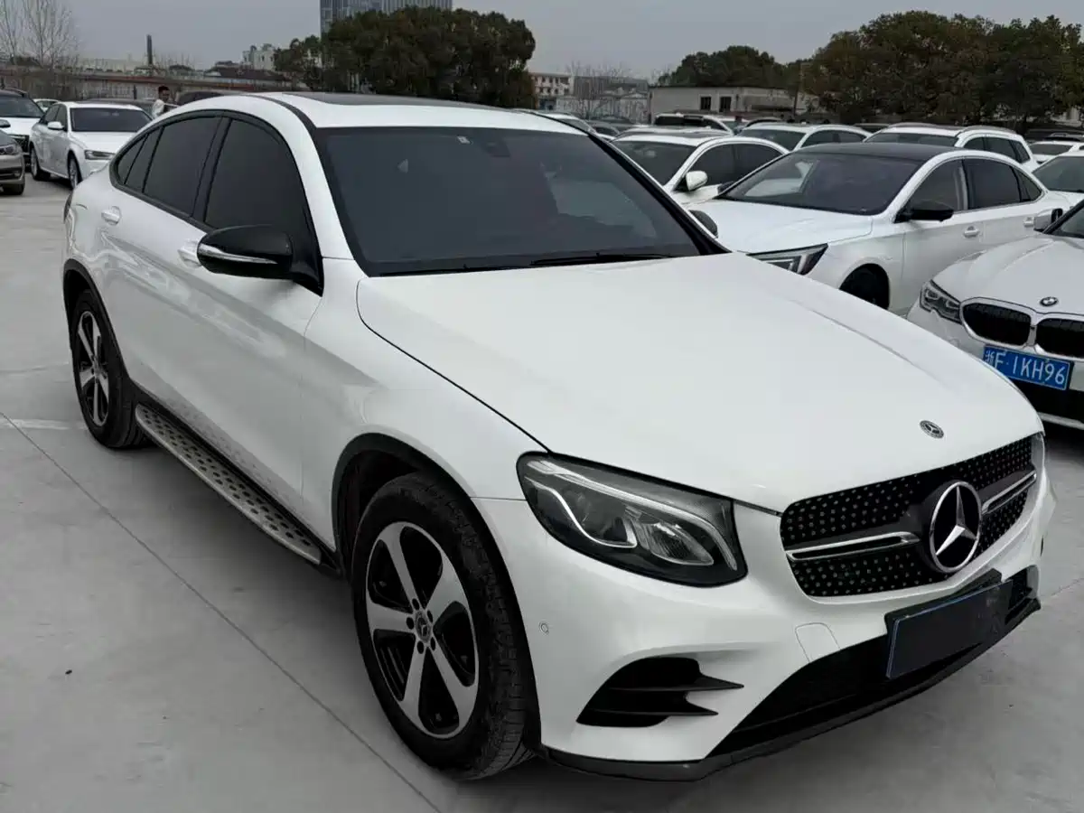 Mercedes-Benz GLC Coupe 2019 GLC 200 4MATIC Coupe SUV фото 3