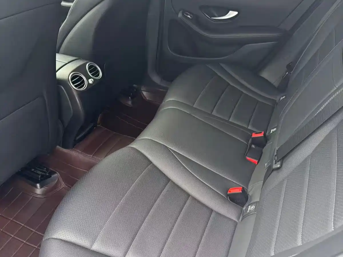 Mercedes-Benz GLC Coupe 2019 GLC 200 4MATIC Coupe SUV фото 5