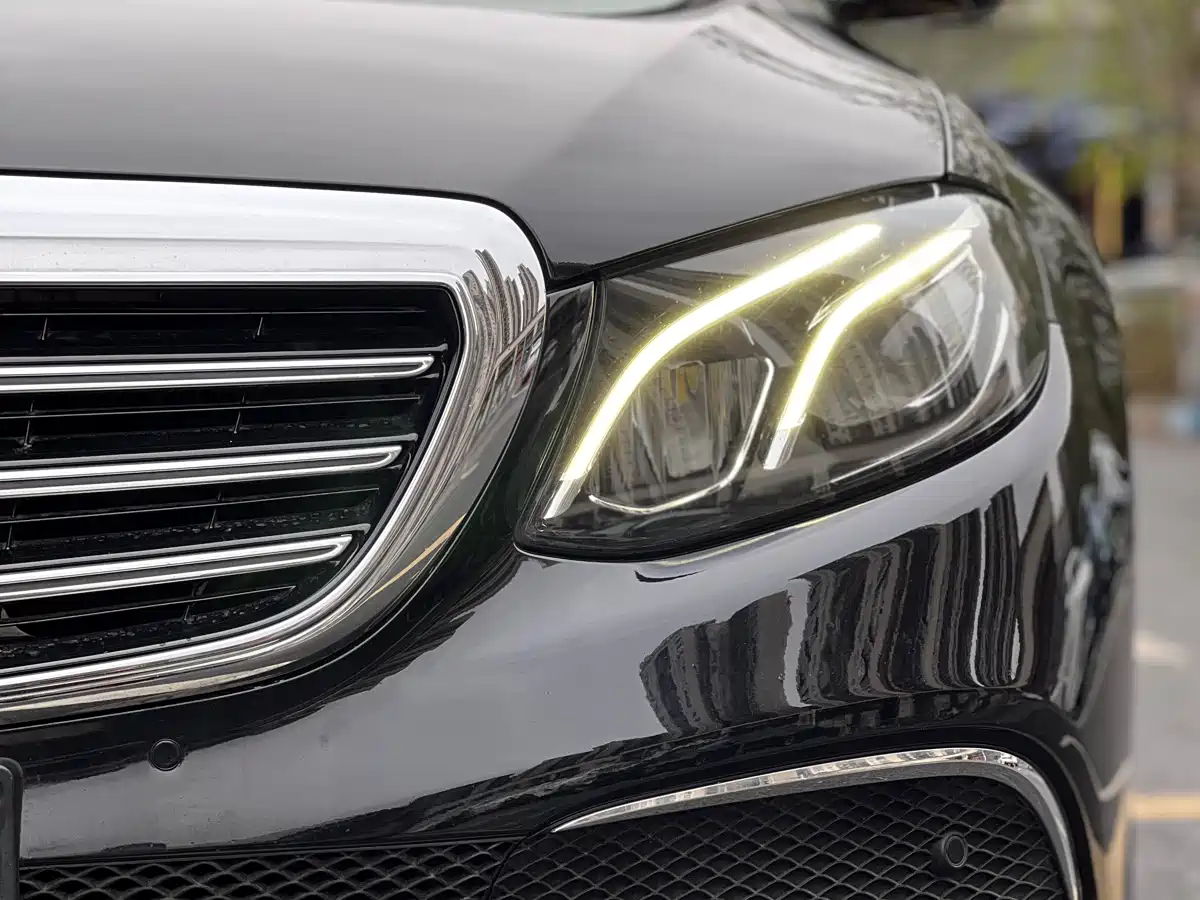 Mercedes-Benz E-Class 2019 E 200 L фото 12