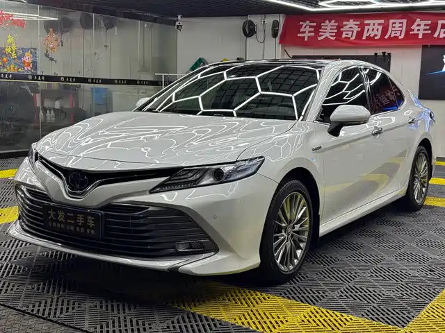 Toyota Camry 2018 Hybrid 2.5HG Luxury Edition